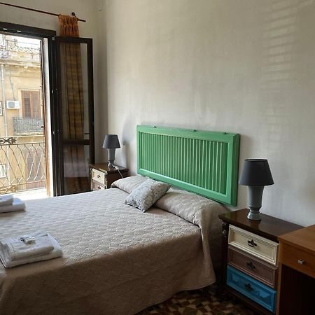 Mille Lire Peppe'S Home Palermo Exterior photo
